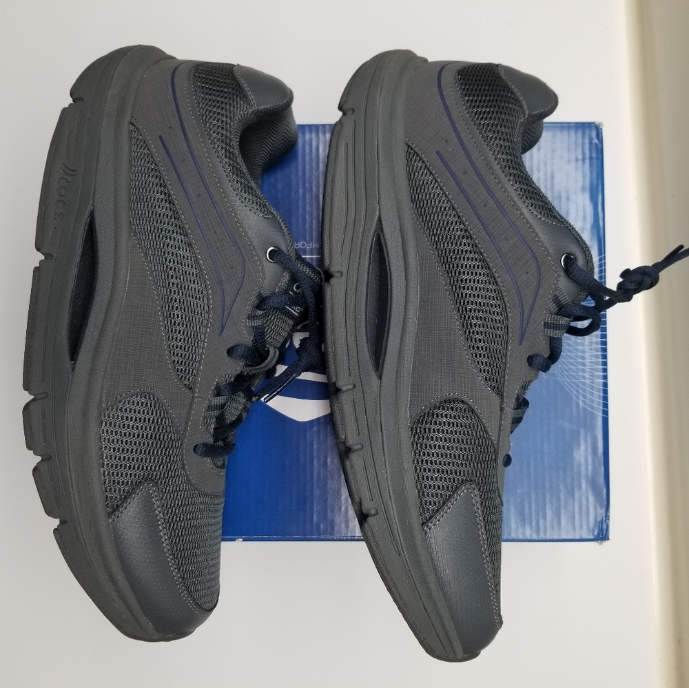 Abeo Mens Walking Shoes Size 9.5 New In Box.